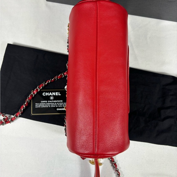 Beautiful NEW Chanel 20S Calfskin Chain Signature Bowling Bag Red - Picture 10 of 15